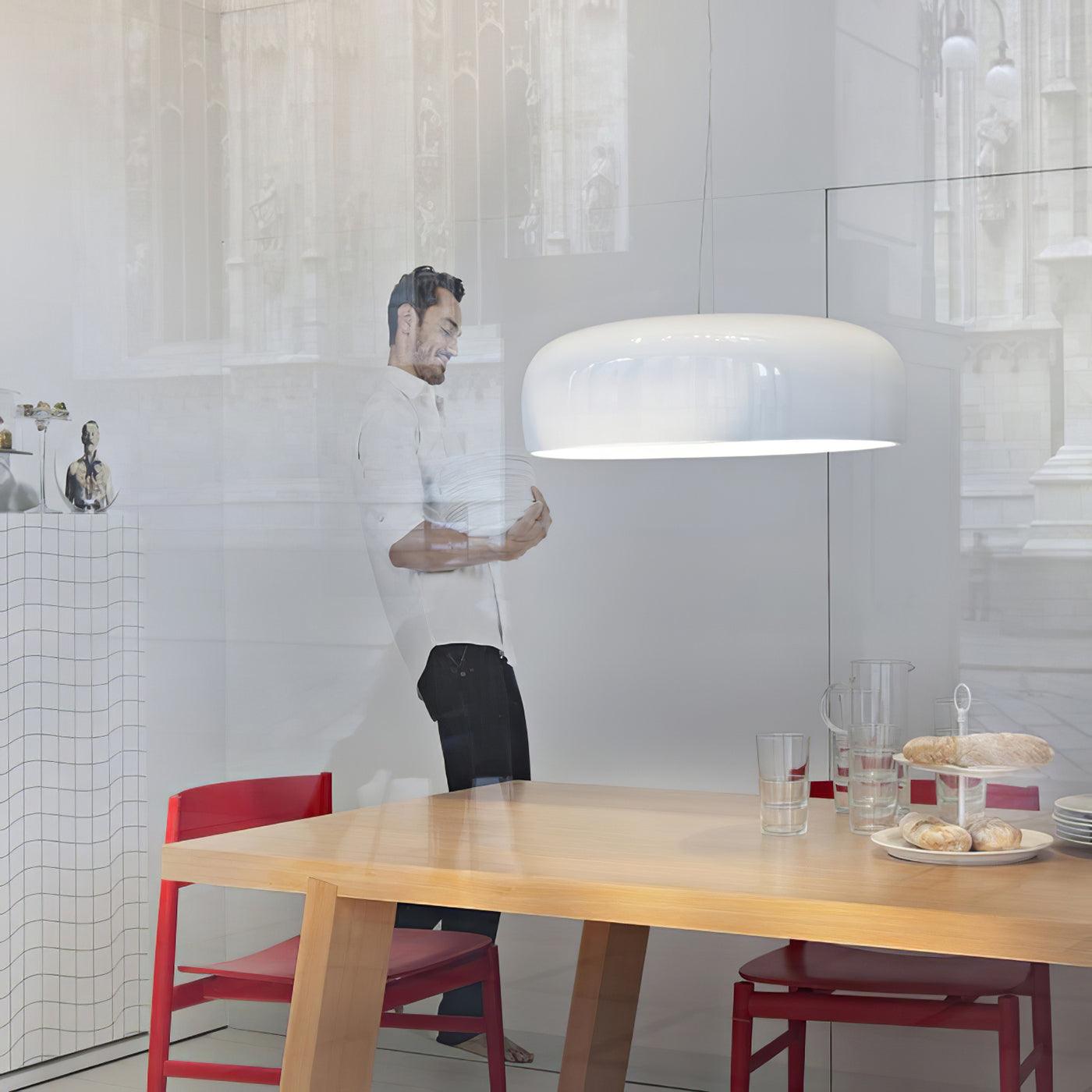 Nova pendellampa med modern design och ljusstark, platsbesparande belysning