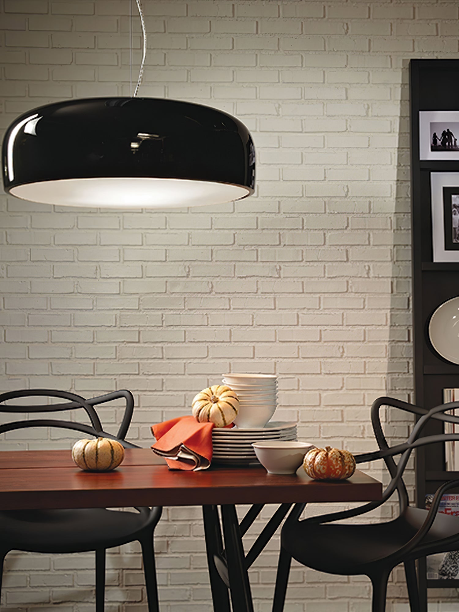 Nova pendellampa med modern design och ljusstark, platsbesparande belysning