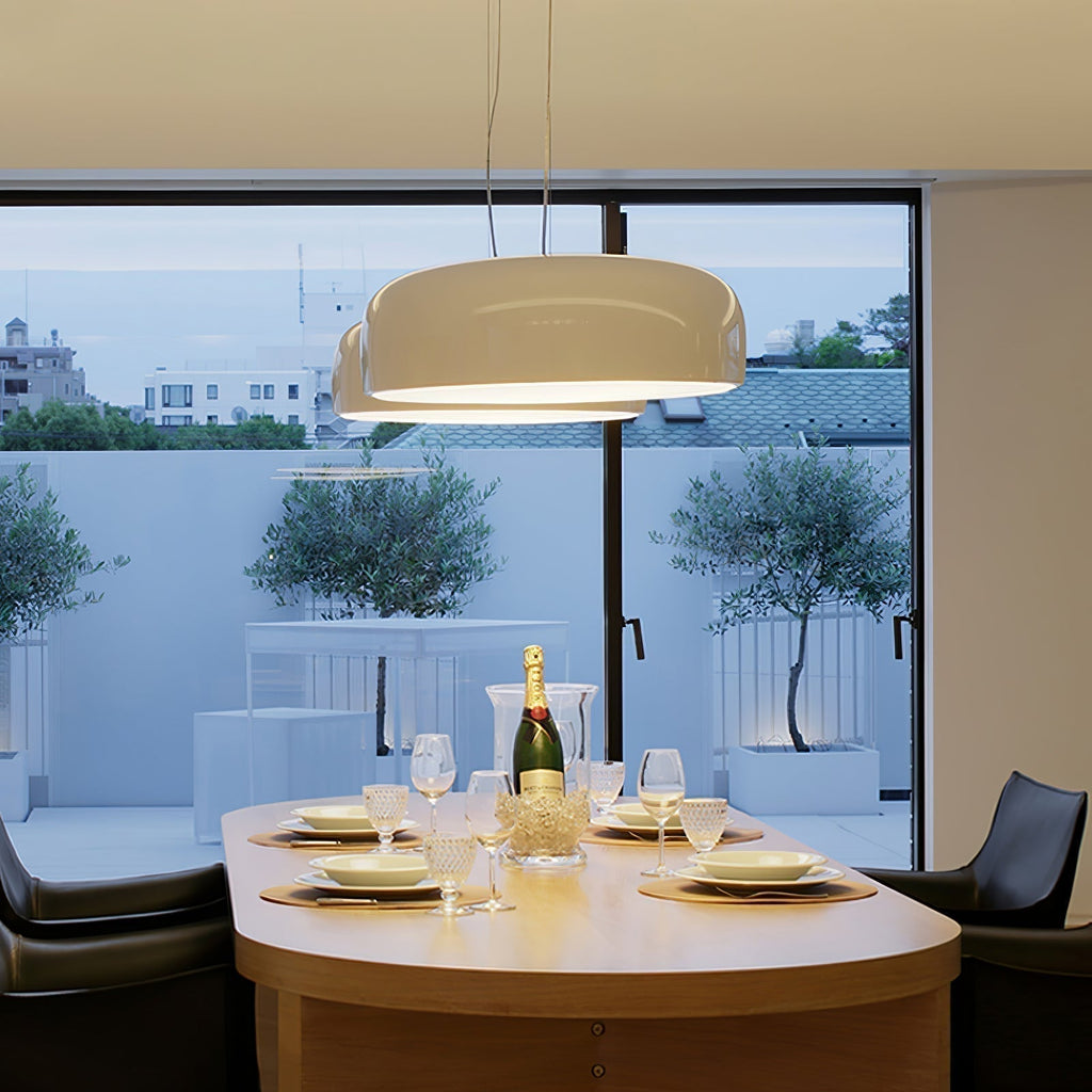 Nova pendellampa med modern design och ljusstark, platsbesparande belysning