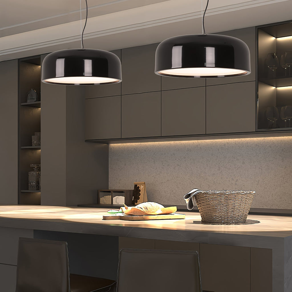 Nova pendellampa med modern design och ljusstark, platsbesparande belysning