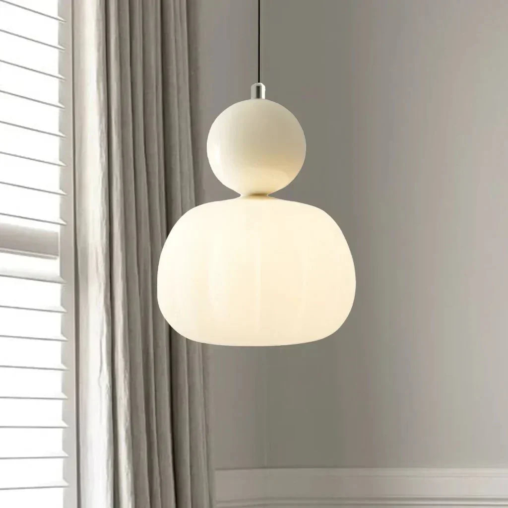 Kugelförmige Pendelleuchte mit Diffusor und metallischen Akzenten, 12 Zoll | Rosalyssa