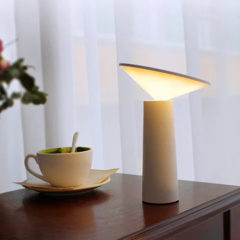 Lampada da Tavolo Cordless AuraNova con Telecomando Dimmerabile