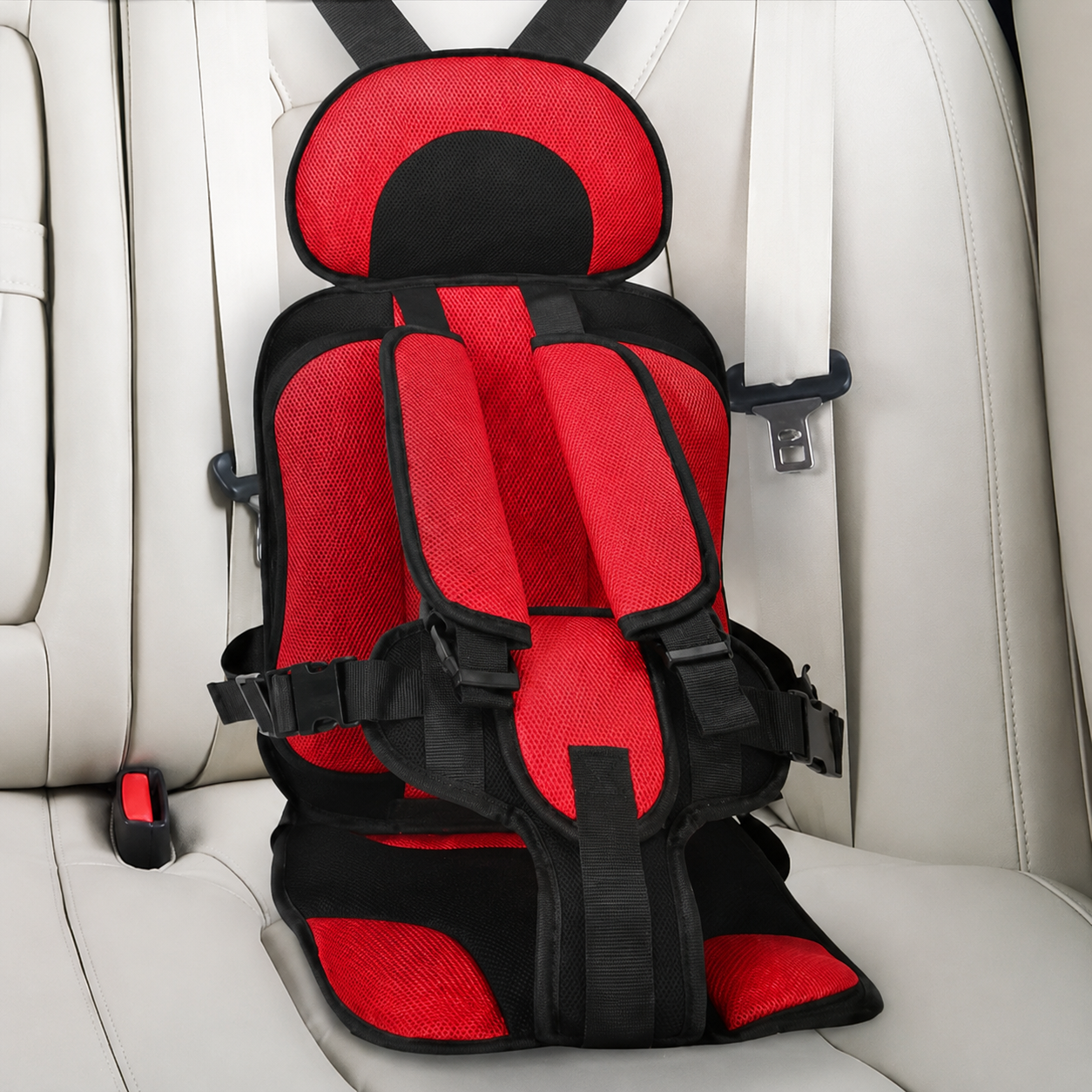 Portable Car Seat With 5-Point Harness For Travel And Comfort