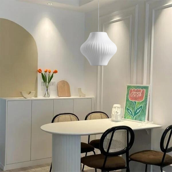 Lampe suspension bulle Lyra en soie et acier pour intérieurs modernes | Snurv