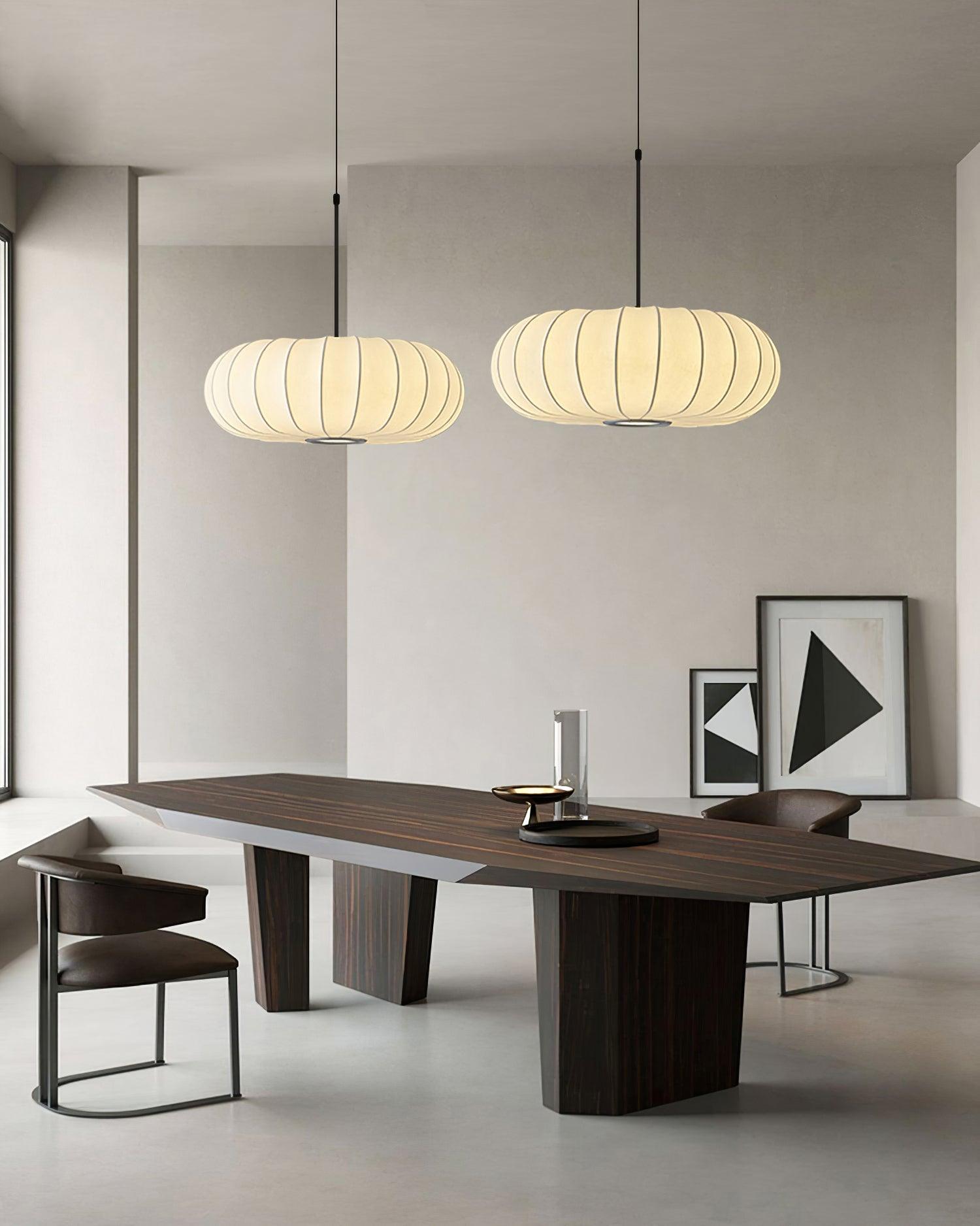 Závěsná lampa Horizon inspirovaná japonským minimalismem a wabi-sabi