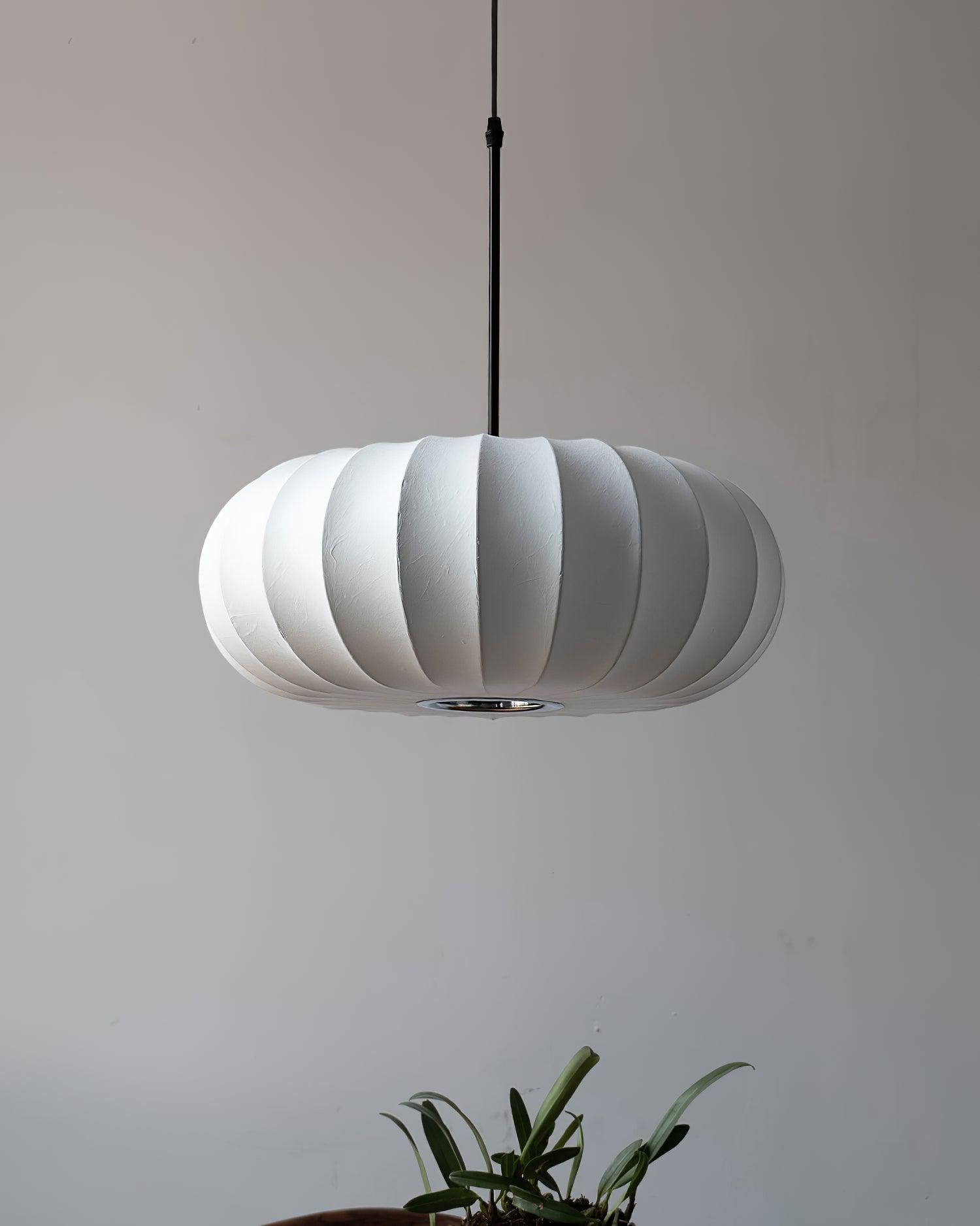 Závěsná lampa Horizon inspirovaná japonským minimalismem a wabi-sabi