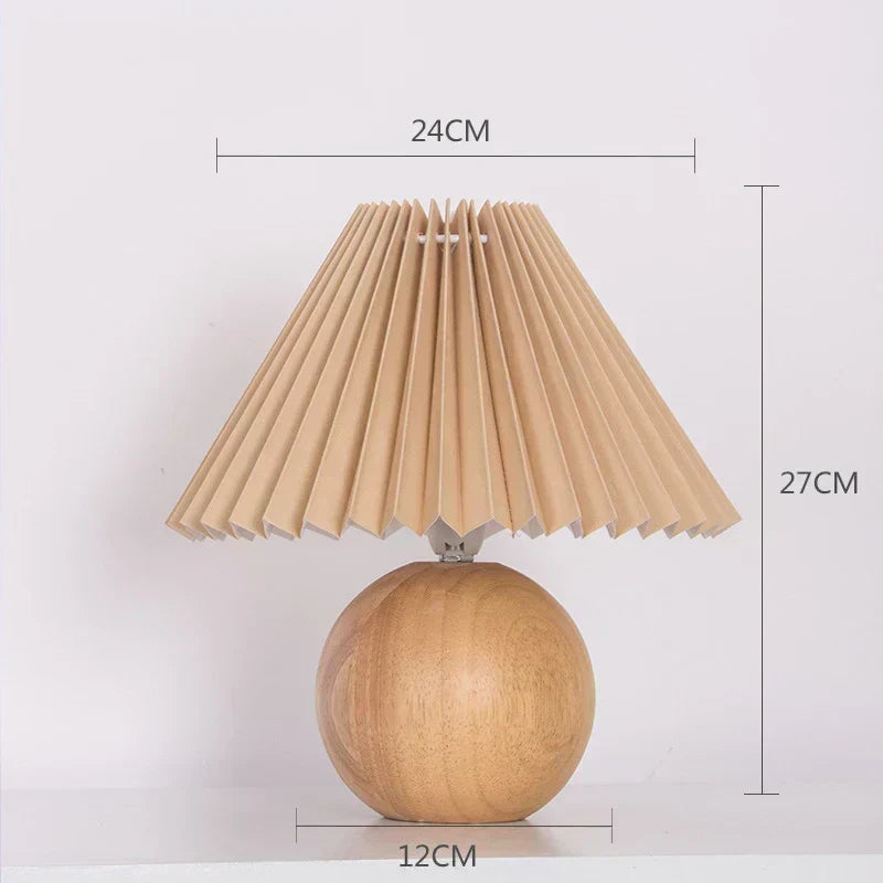 Lampada da tavolo plissettata vintage Nova con fascino classico