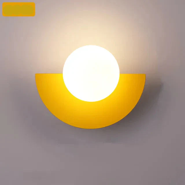 ضوء حائطي نورديك GlacialGlow مع إضاءة LED تكميلية للديكورات الداخلية العصرية