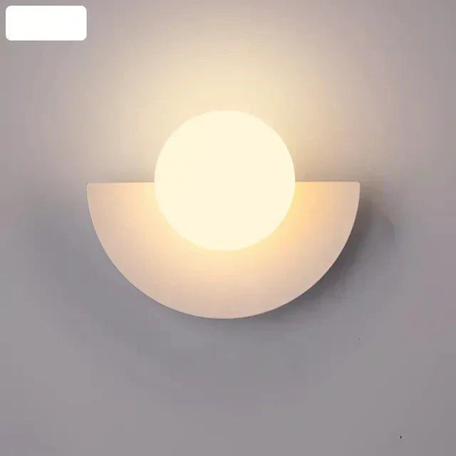 ضوء حائطي نورديك GlacialGlow مع إضاءة LED تكميلية للديكورات الداخلية العصرية