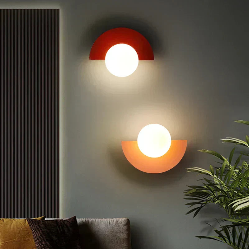 ضوء حائطي نورديك GlacialGlow مع إضاءة LED تكميلية للديكورات الداخلية العصرية