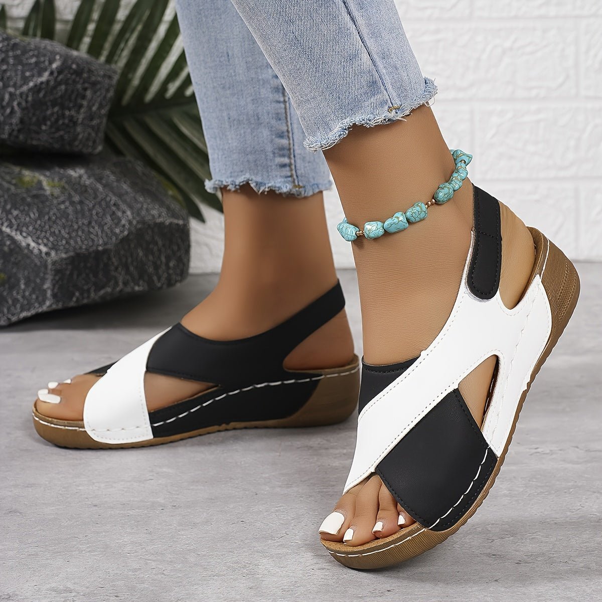 Lightweight Women's Hiking Sandals With Adjustable Straps, Size Options | Rosalyssa