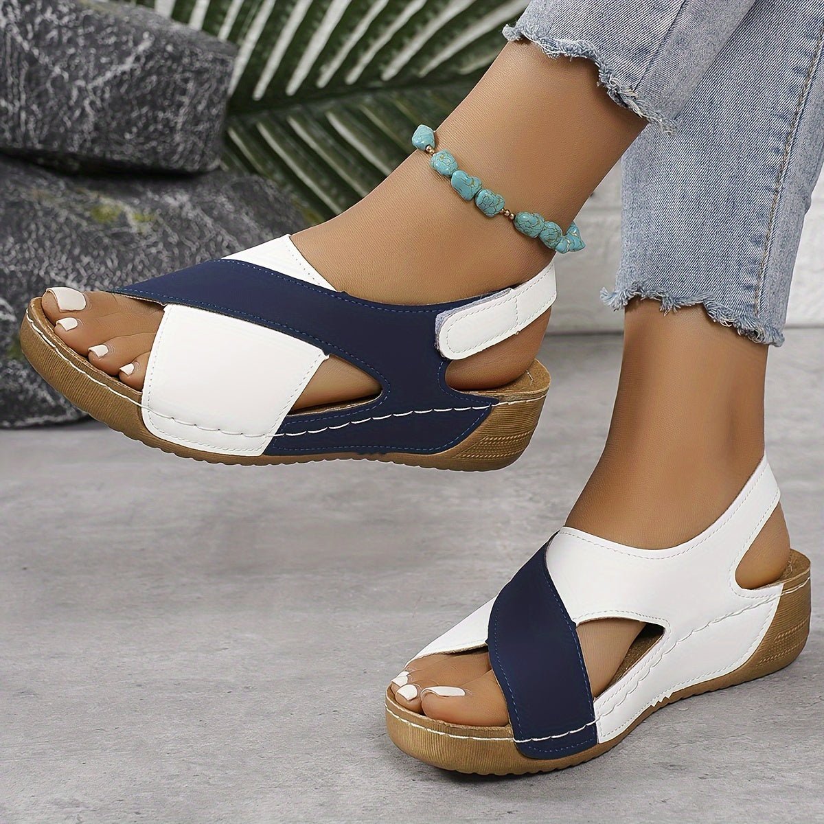 Lightweight Women's Hiking Sandals With Adjustable Straps, Size Options | Rosalyssa
