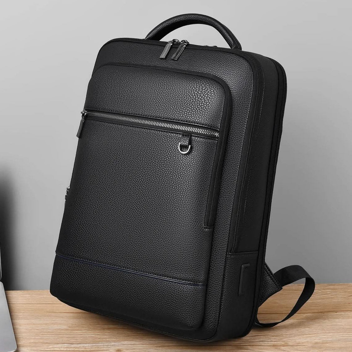 CityVault Intelligenter USB-Rucksack für Arbeit und Alltagreisen