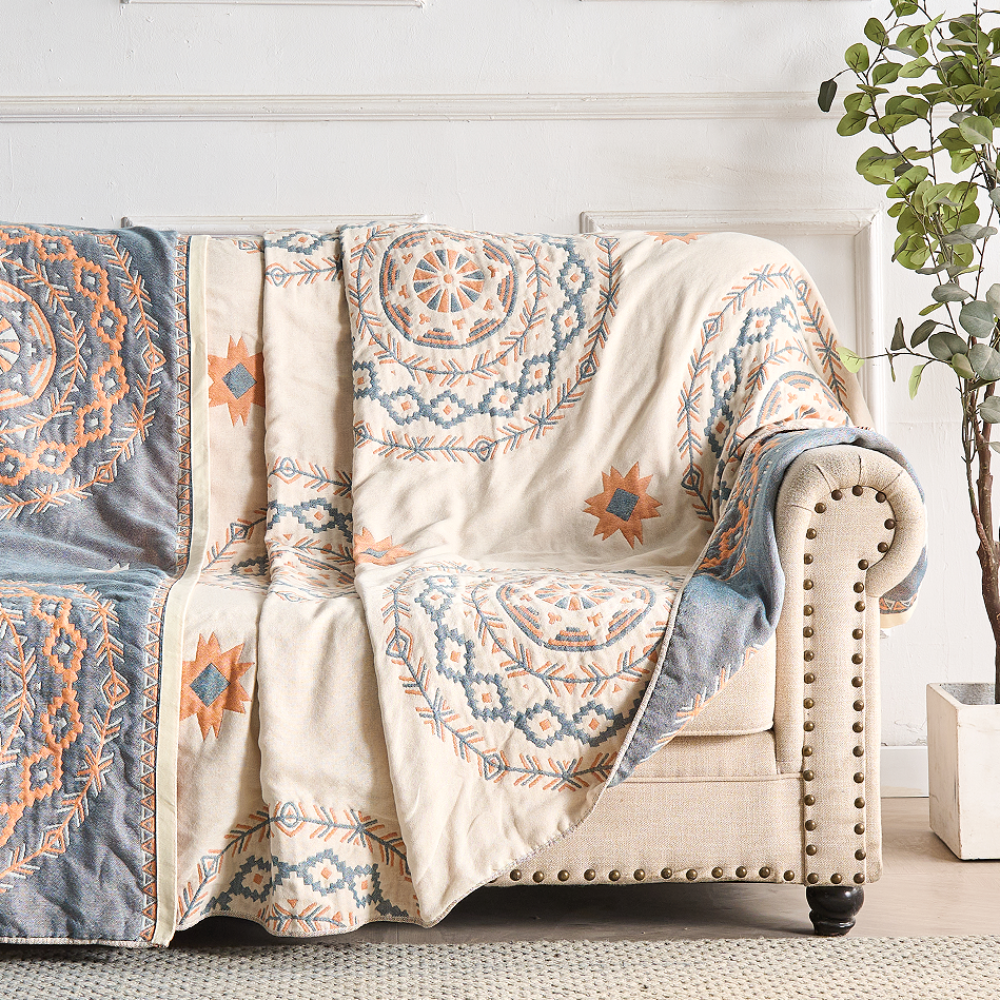 Gemütliche Mandala Boho Decke als Akzent für Sofa oder Schlafzimmer