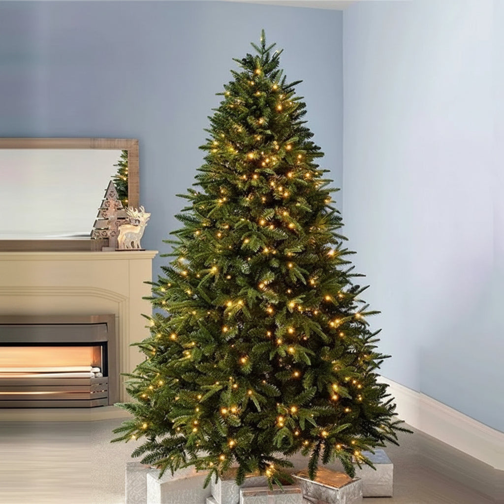 クリスマスライト付きのプレリット人工ツリー、完全装飾済み