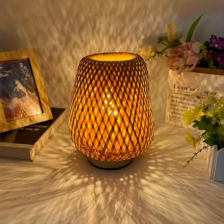 Candeeiro de Mesa de Cabeceira em Bambu Trançado com Luz USB Regulável