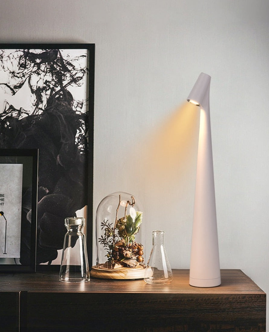 Lampada da tavolo LED cordless NovaLume per un'atmosfera calda in casa