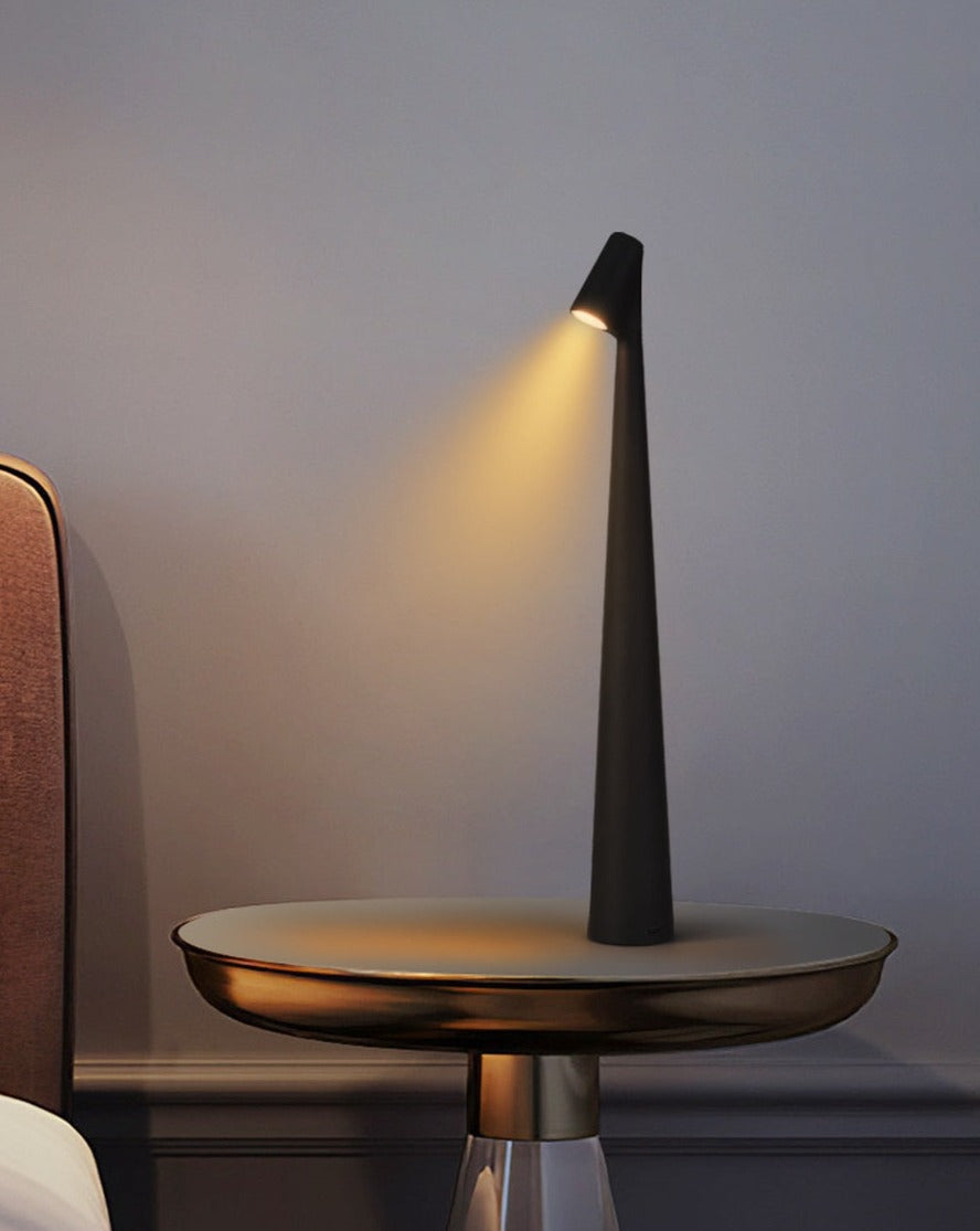 Lampada da tavolo LED cordless NovaLume per un'atmosfera calda in casa