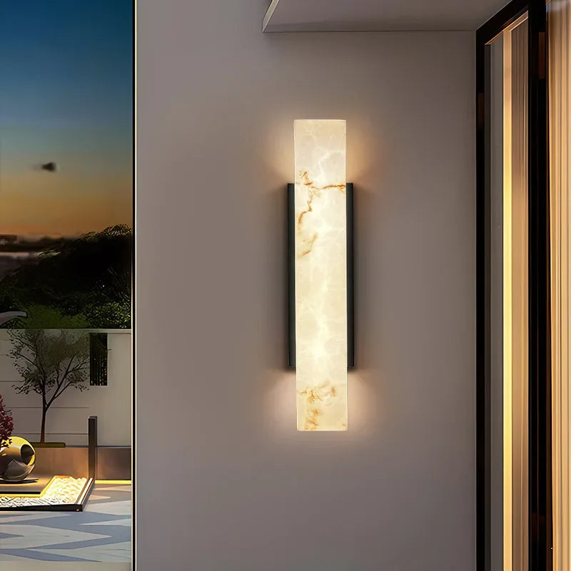 Applique murale extérieure Asteros en marbre avec finition en acier inoxydable brossé IP65