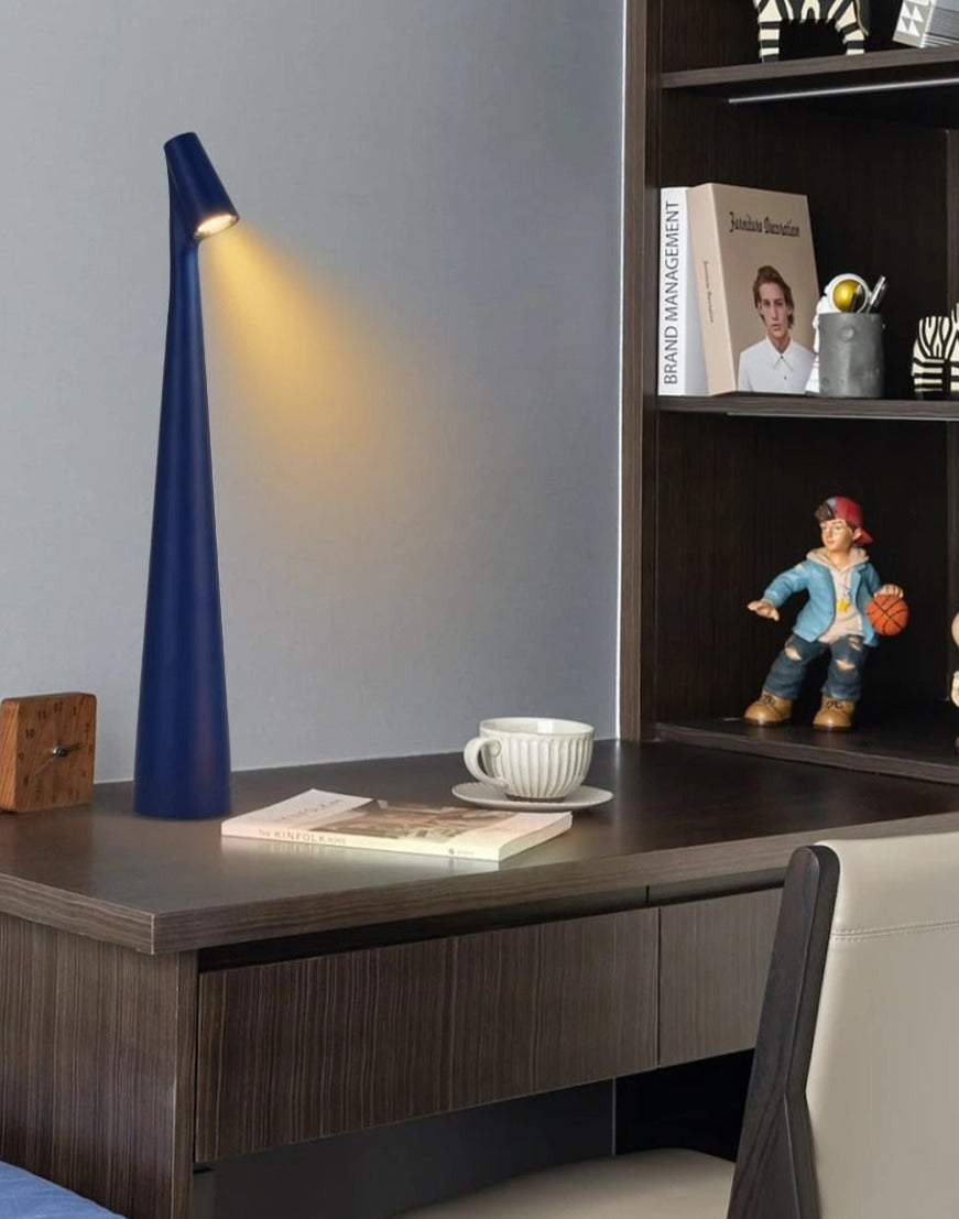 Lampada da tavolo LED cordless NovaLume per un'atmosfera calda in casa