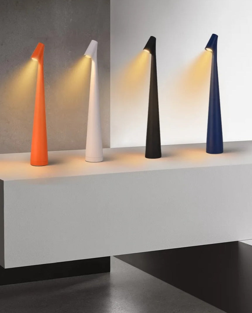 Lampada da tavolo LED cordless NovaLume per un'atmosfera calda in casa
