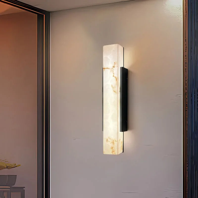 Applique murale extérieure Asteros en marbre avec finition en acier inoxydable brossé IP65