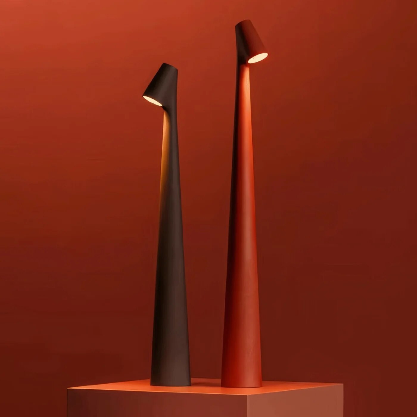 Lampada da tavolo LED cordless NovaLume per un'atmosfera calda in casa