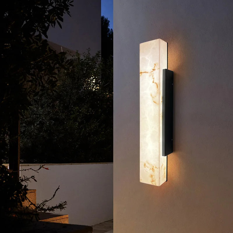 Applique murale extérieure Asteros en marbre avec finition en acier inoxydable brossé IP65