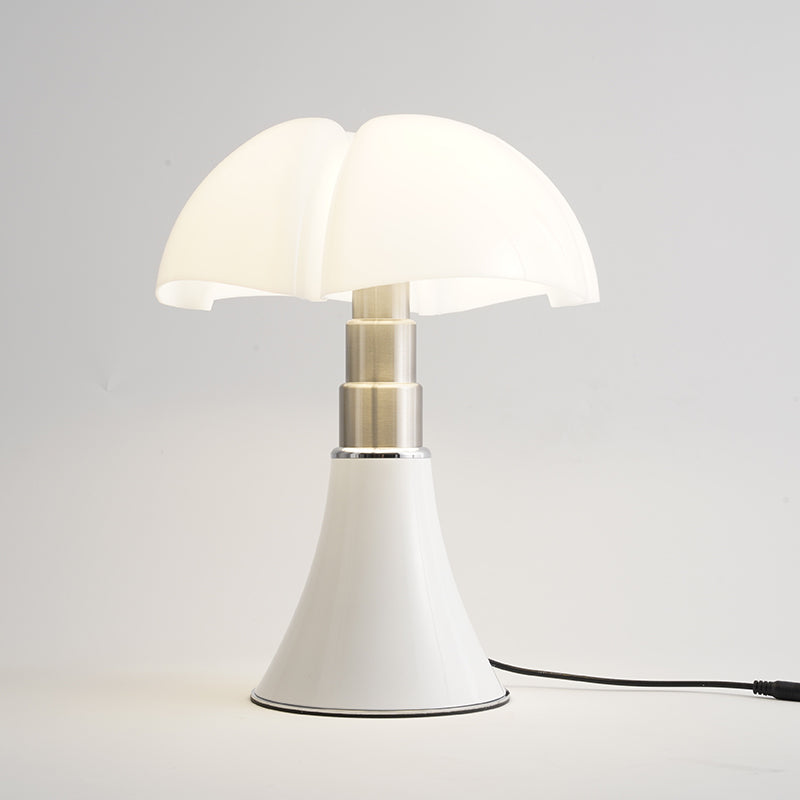 Retro moderní akcentní světlo s vintage LED stolní lampou