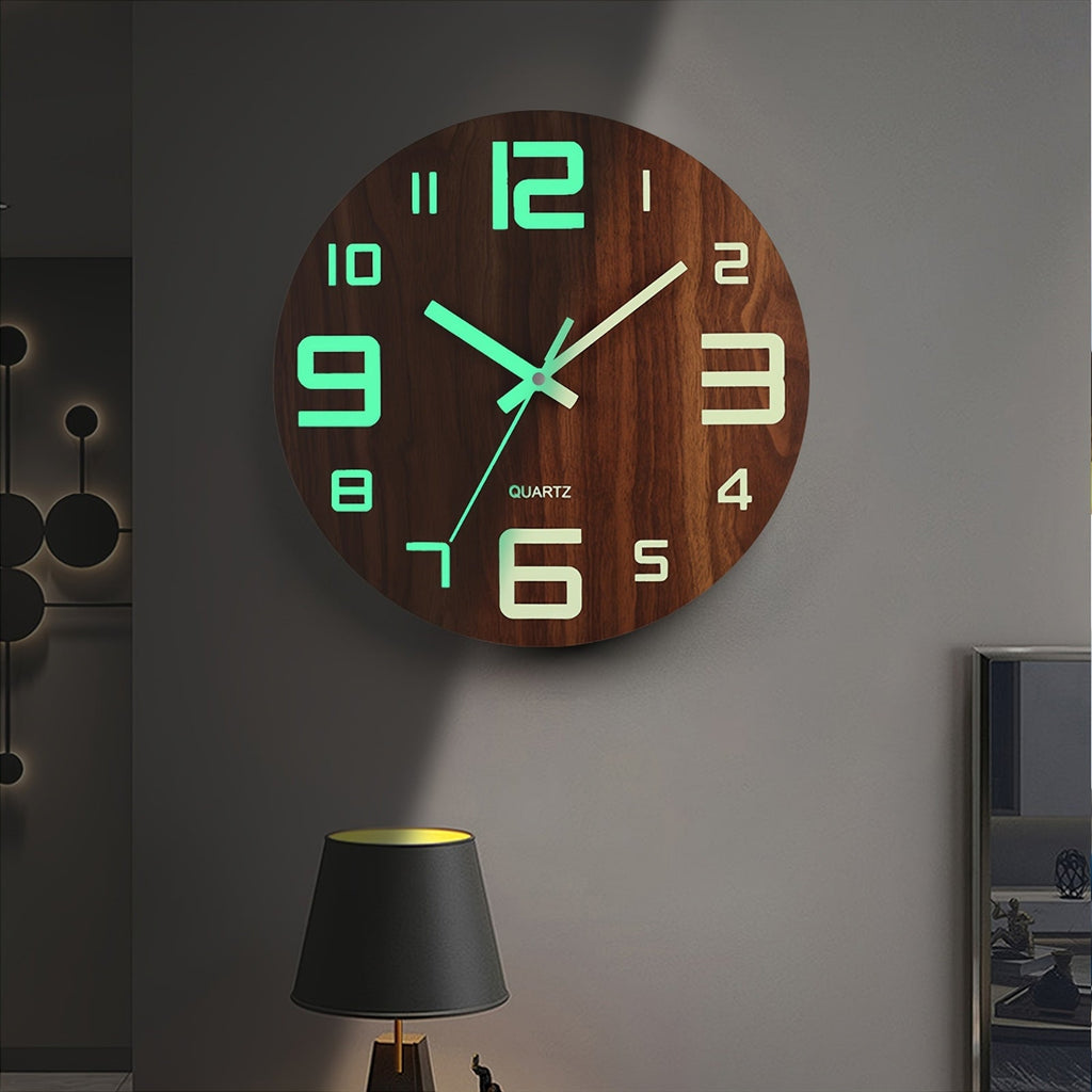 Wanduhr aus Walnussholz mit leuchtendem Glow und geräuschlosem Quarzwerk