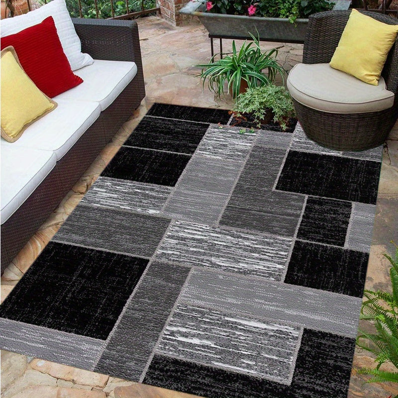 Coastal Outdoor Rug With Grid Pattern In Black And Grey
