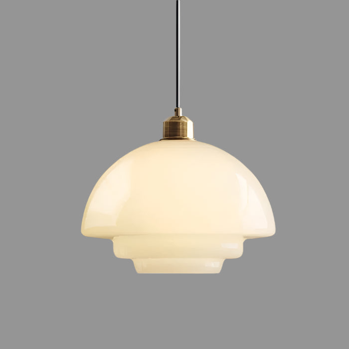 Závěsná lampa z mléčného skla pro moderní interiéry a styl poloviny století