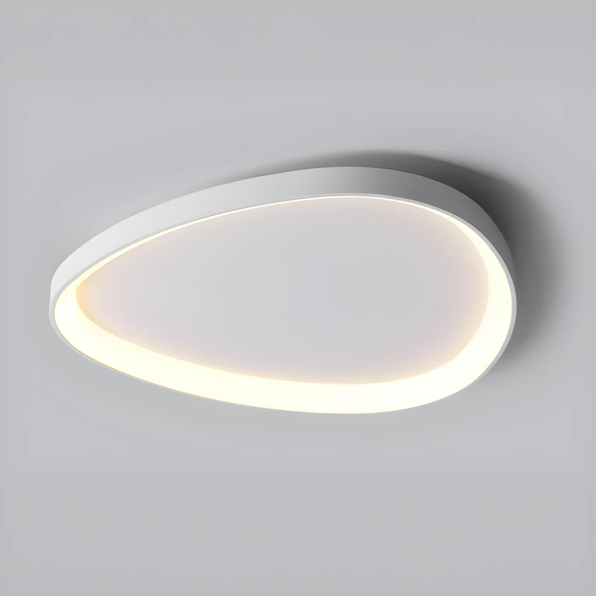 Stropní LED světlo s možností stmívání a moderním organickým designem pro obývací pokoje