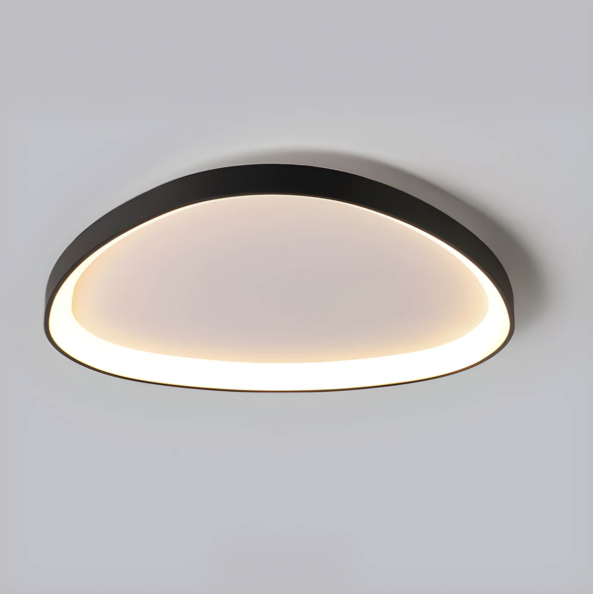Stropní LED světlo s možností stmívání a moderním organickým designem pro obývací pokoje
