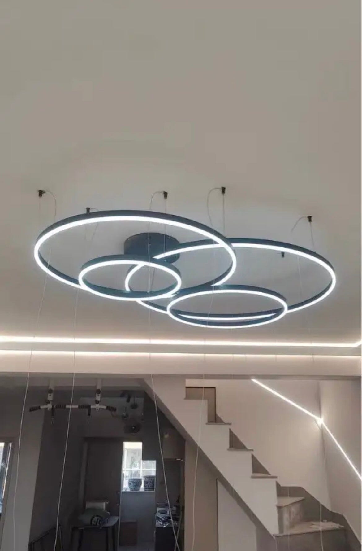 Lampe Anneau Solara avec construction en aluminium premium et acrylique 12500 lumens