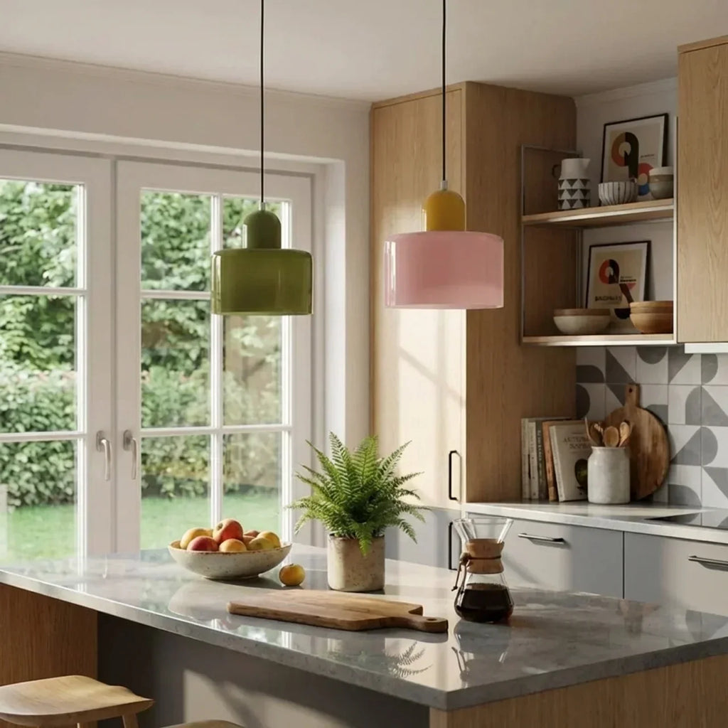 Glazen plafondlamp met verzonken montage en zachte gekleurde kap | Rosalyssa