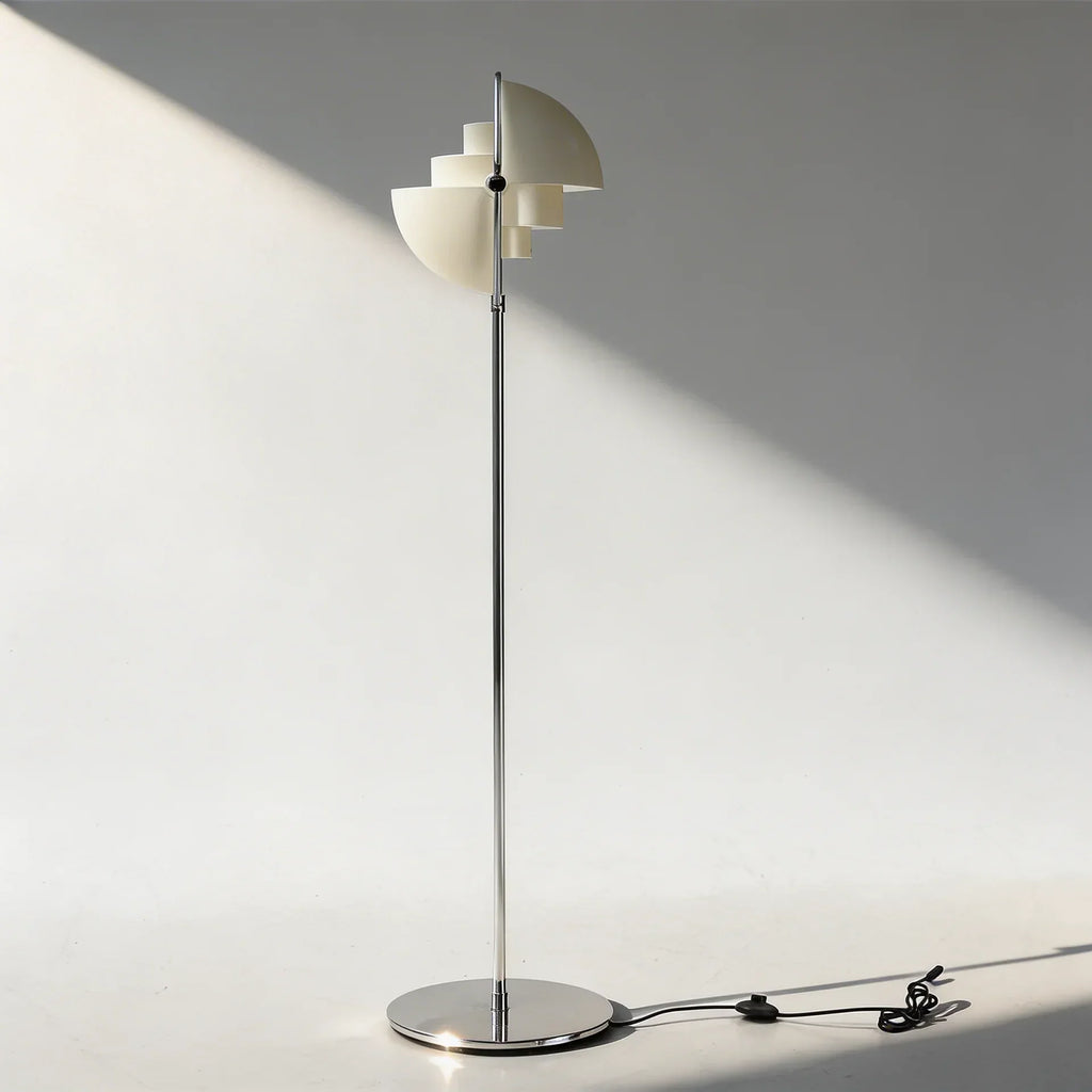 Lampada da pavimento direzionale in stile danese moderno per uso domestico | Rosalyssa