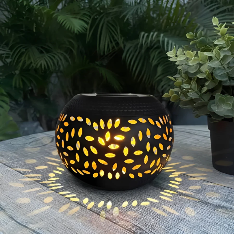Solární venkovní světlo Lumopattern pro zahradní dekoraci, kovová lampa
