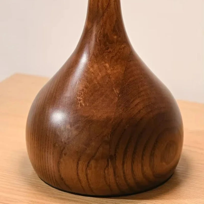 Candeeiro de Mesa Andi em Vidro com Detalhes em Latão e Madeira