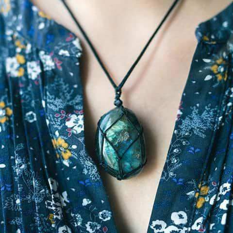 Mystical Labradorite Dragonheart Necklace - Aris | Rosalyssa