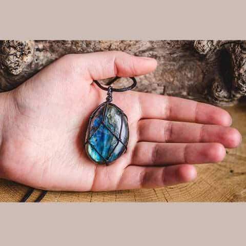 Mystical Labradorite Dragonheart Necklace - Aris | Rosalyssa