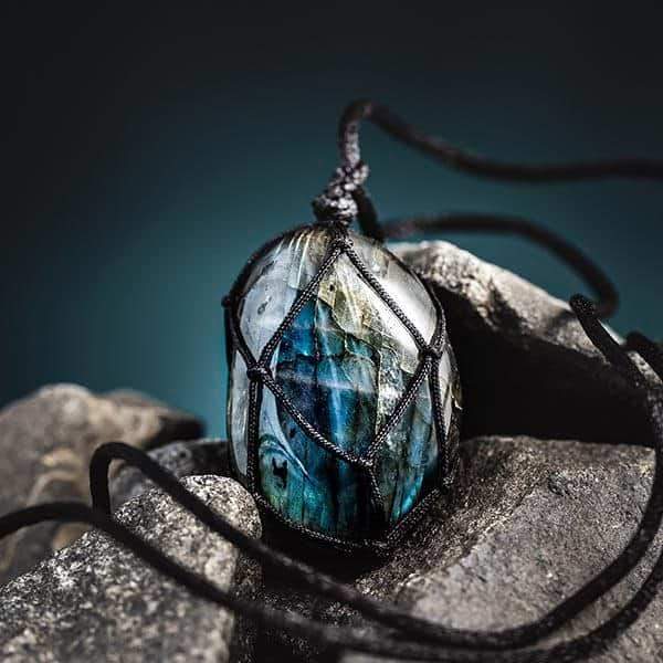 Mystical Labradorite Dragonheart Necklace - Aris | Rosalyssa