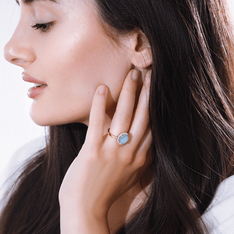 Anillo Cóctel Brillo Místico – Elowen | Rosalyssa