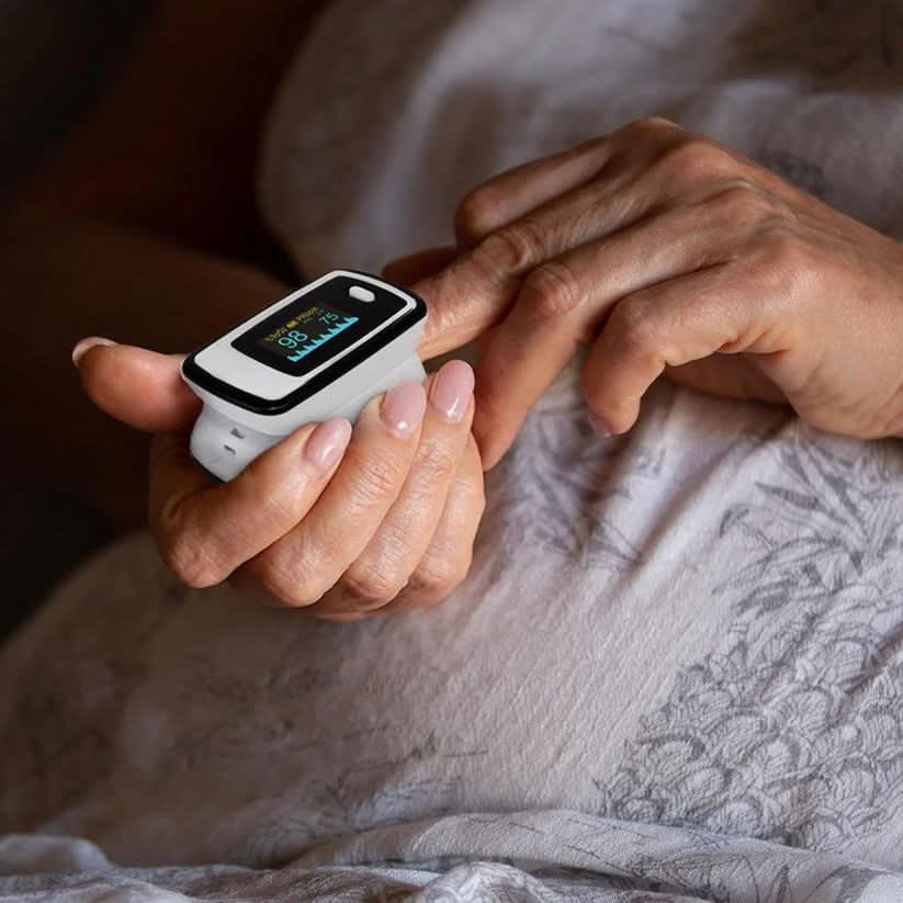 NovaPulse Digitales Finger-Pulsoximeter Präzise Messung für Zuhause und Unterwegs