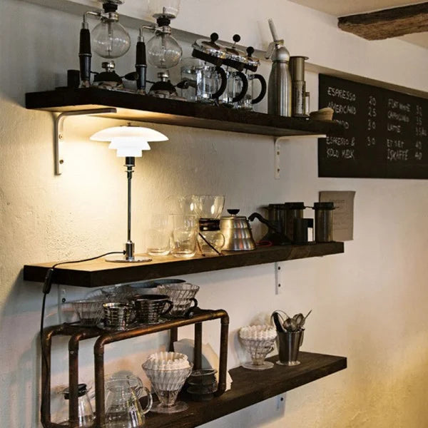 LumaNova víceúrovňová kovová stolní lampa v moderním provedení