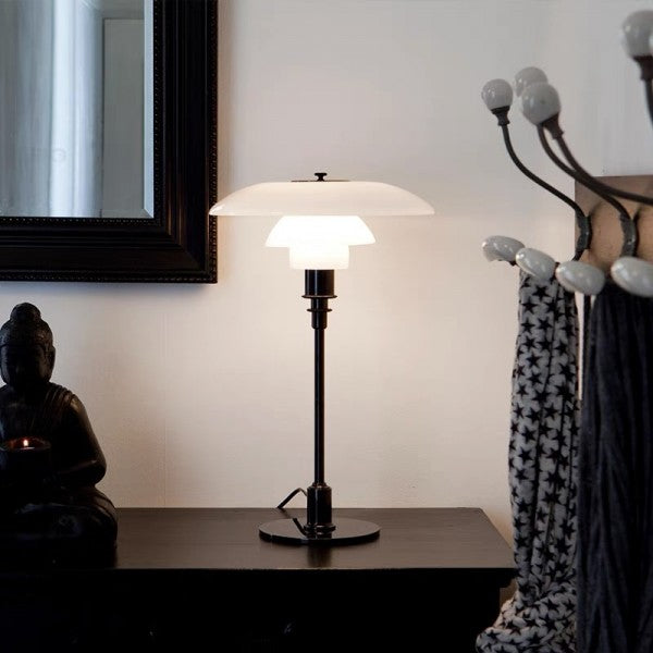 LumaNova víceúrovňová kovová stolní lampa v moderním provedení
