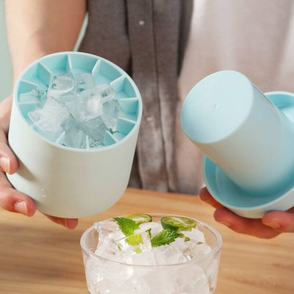 Compact Portable Ice Cube Tray With Lid For Stackable Cubes