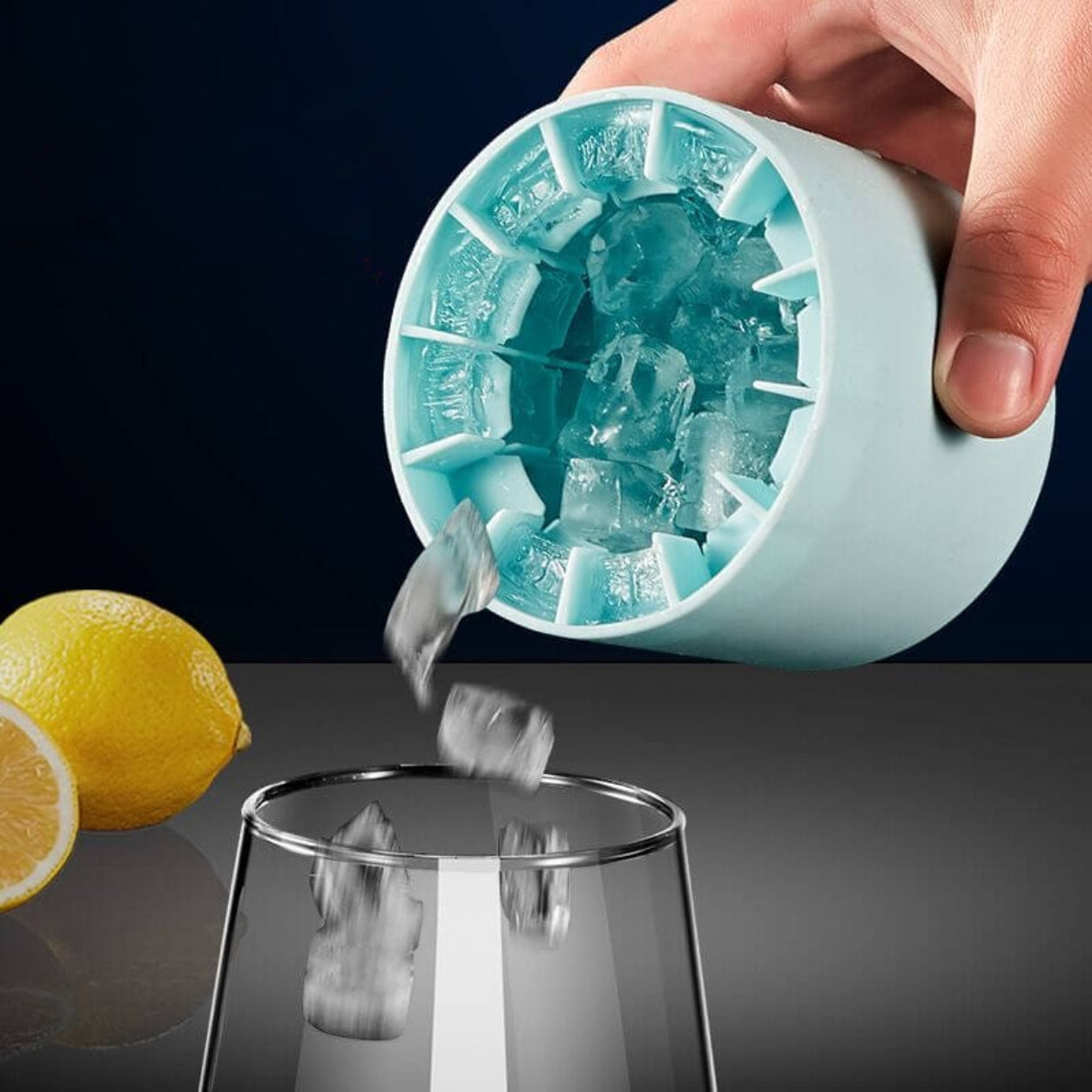 Compact Portable Ice Cube Tray With Lid For Stackable Cubes