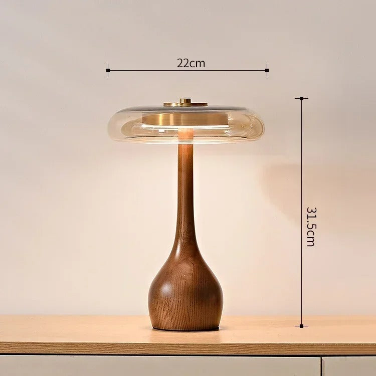 Candeeiro de Mesa Andi em Vidro com Detalhes em Latão e Madeira